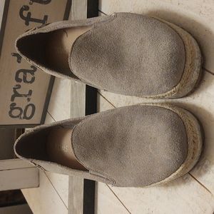 Ladies Toms beige suede size 7